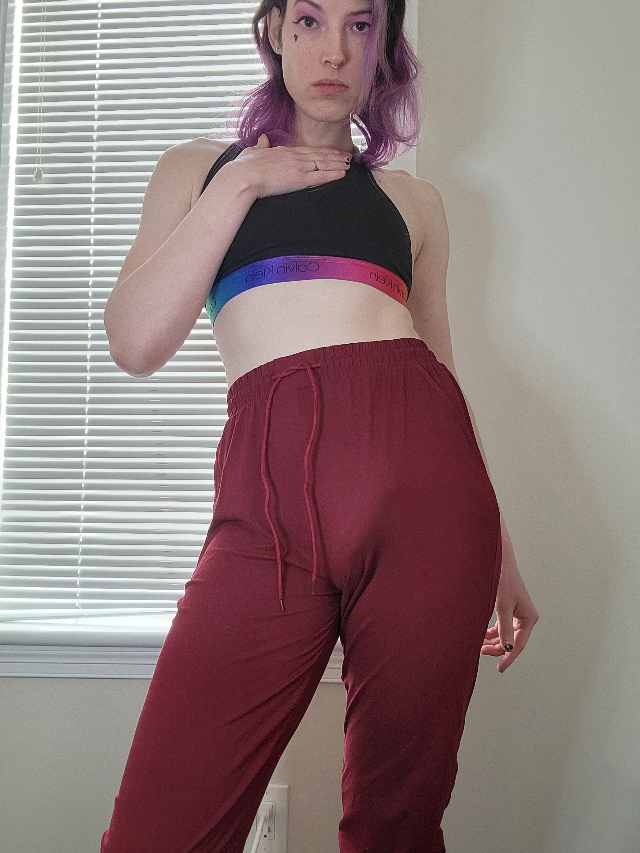Why is everyone staring at my sweatpants? 1035xph - transexual woman