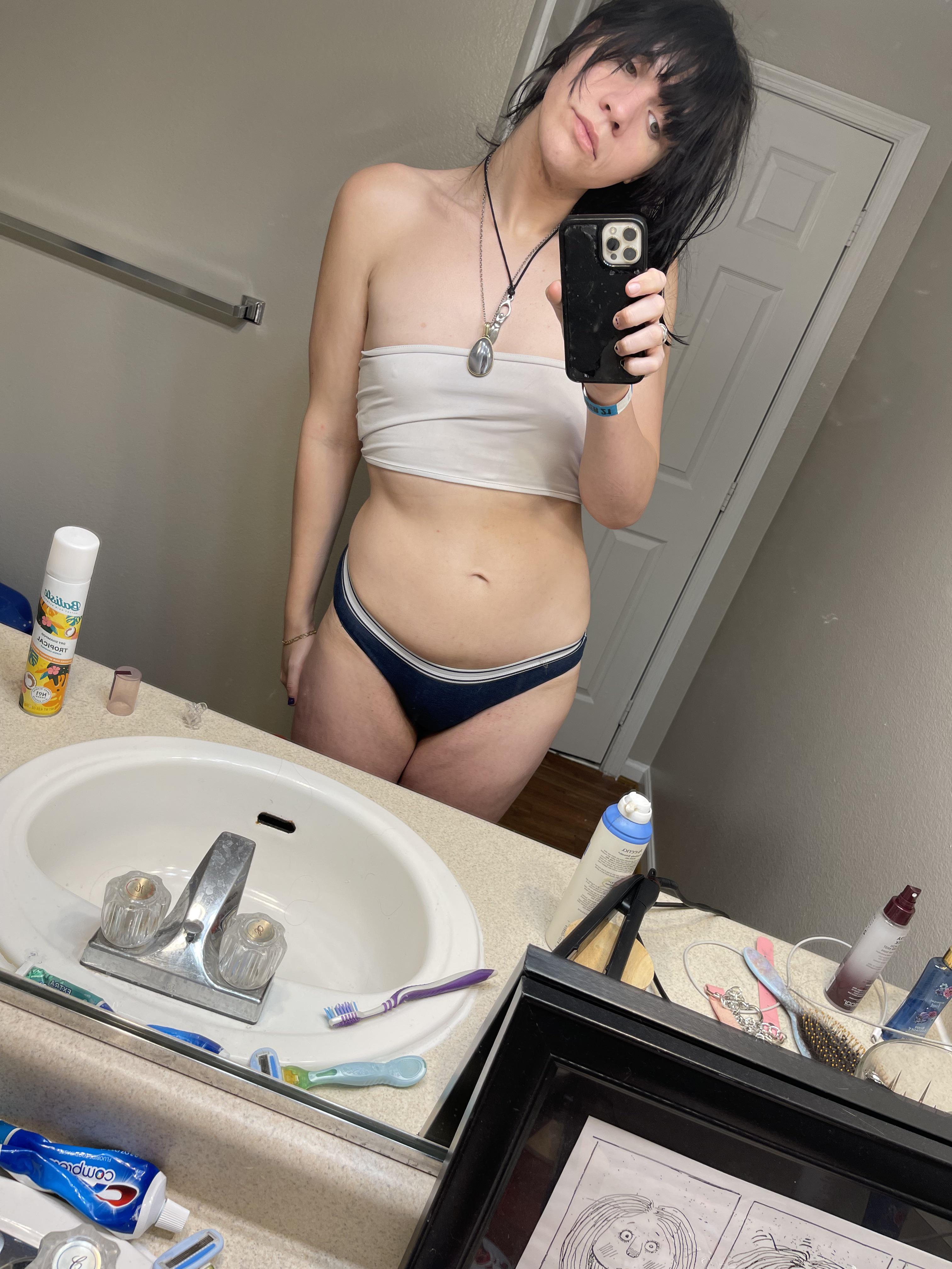 you wouldn’t download a sleepy bed head trans gf would you? 10l197n - transexual woman